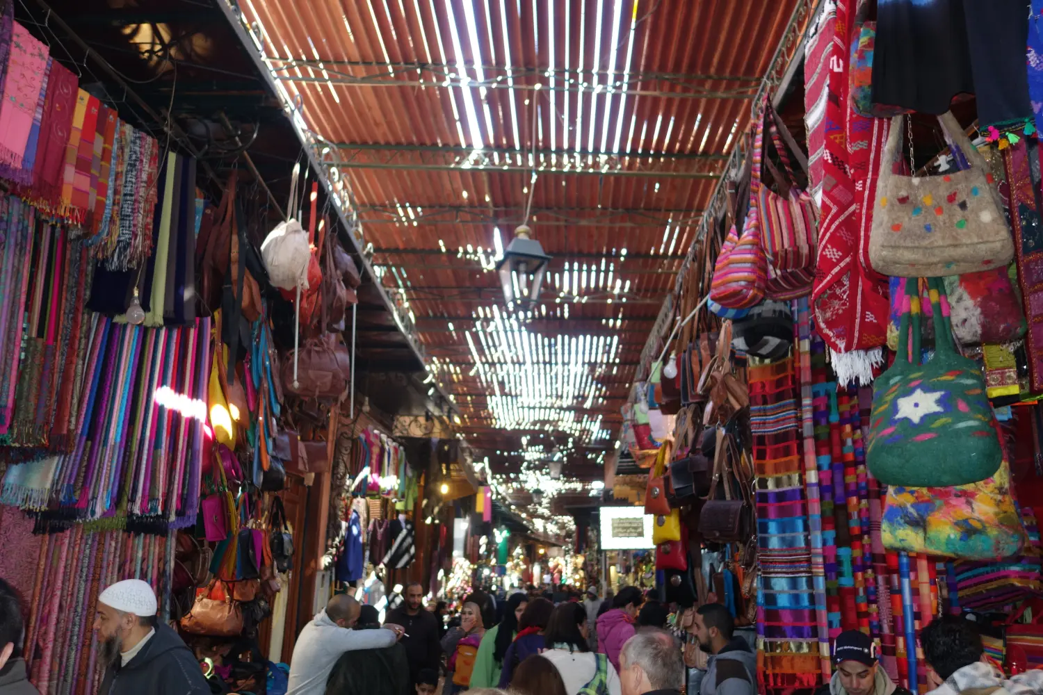 Caravane de Rêve – local market