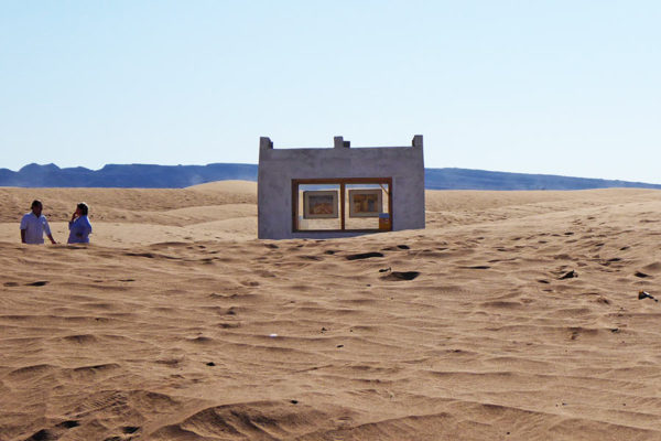 Smallest gallery in the desert in the camp Erg Lihoudi