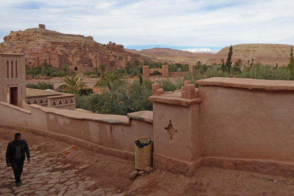 Ait Ben Haddou on his way to the Kasbah
