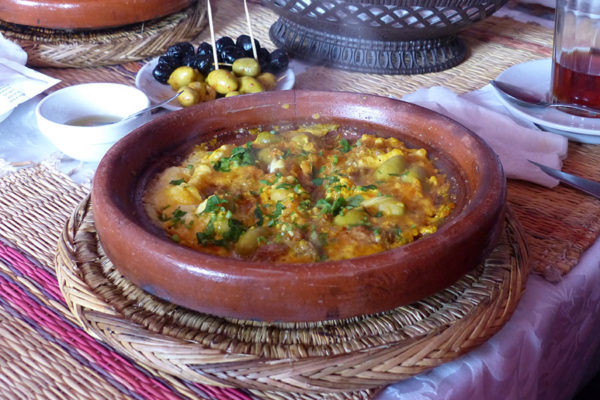 Tagine Kefta in the clay bowl